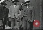 Immagine di Pancho Villa con le sue truppe Messico, 1916, secondo 5 filmato di repertorio 65675023068