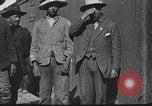 Immagine di Pancho Villa con le sue truppe Messico, 1916, secondo 6 filmato di repertorio 65675023068
