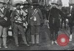 Immagine di Pancho Villa con le sue truppe Messico, 1916, secondo 11 filmato di repertorio 65675023068