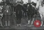 Immagine di Pancho Villa con le sue truppe Messico, 1916, secondo 17 filmato di repertorio 65675023068