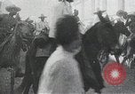 Immagine di Pancho Villa con le sue truppe Messico, 1916, secondo 44 filmato di repertorio 65675023068