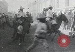 Immagine di Pancho Villa con le sue truppe Messico, 1916, secondo 45 filmato di repertorio 65675023068