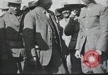 Immagine di Pancho Villa con le sue truppe Messico, 1916, secondo 57 filmato di repertorio 65675023068