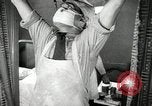 Immagine di Ostetrica Chicago Illinois USA, 1940, secondo 48 filmato di repertorio 65675023076