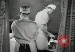 Immagine di Ostetrica Chicago Illinois USA, 1940, secondo 50 filmato di repertorio 65675023076