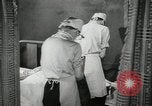 Immagine di Ostetrica Chicago Illinois USA, 1940, secondo 51 filmato di repertorio 65675023076