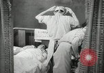 Immagine di Ostetrica Chicago Illinois USA, 1940, secondo 55 filmato di repertorio 65675023076