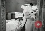 Immagine di Ostetrica Chicago Illinois USA, 1940, secondo 57 filmato di repertorio 65675023076