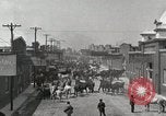 Standbild Maultier Markt Memphis Tennessee USA, 1917, aus Sekunde 10 historischem Filmmaterial Videoclip 65675023080