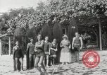 Immagine di Hawaiian surfers Hawaii USA, 1917, secondo 3 filmato di repertorio 65675023082