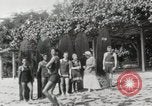 Immagine di Hawaiian surfers Hawaii USA, 1917, secondo 4 filmato di repertorio 65675023082