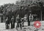 Immagine di Hawaiian surfers Hawaii USA, 1917, secondo 11 filmato di repertorio 65675023082