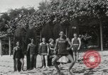 Immagine di Hawaiian surfers Hawaii USA, 1917, secondo 13 filmato di repertorio 65675023082
