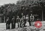 Immagine di Hawaiian surfers Hawaii USA, 1917, secondo 15 filmato di repertorio 65675023082