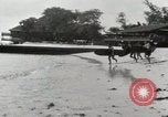 Immagine di Hawaiian surfers Hawaii USA, 1917, secondo 16 filmato di repertorio 65675023082
