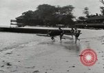 Immagine di Hawaiian surfers Hawaii USA, 1917, secondo 17 filmato di repertorio 65675023082