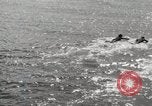 Immagine di Hawaiian surfers Hawaii USA, 1917, secondo 34 filmato di repertorio 65675023082