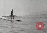 Immagine di Hawaiian surfers Hawaii USA, 1917, secondo 58 filmato di repertorio 65675023082