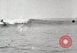 Immagine di Hawaiian surfers Hawaii USA, 1917, secondo 61 filmato di repertorio 65675023082