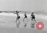 Immagine di Spiagge ed edifici Atlantic City New Jersey USA, 1917, secondo 24 filmato di repertorio 65675023083