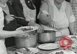 Standbild Mission Arbeitnehmer Mahlzeit Campbell County Tennessee USA, 1935, aus Sekunde 8 historischem Filmmaterial Videoclip 65675023119