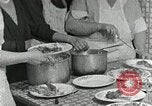 Standbild Mission Arbeitnehmer Mahlzeit Campbell County Tennessee USA, 1935, aus Sekunde 9 historischem Filmmaterial Videoclip 65675023119