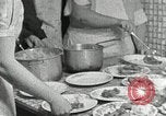 Standbild Mission Arbeitnehmer Mahlzeit Campbell County Tennessee USA, 1935, aus Sekunde 13 historischem Filmmaterial Videoclip 65675023119