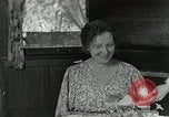 Standbild Mission Arbeitnehmer Mahlzeit Campbell County Tennessee USA, 1935, aus Sekunde 33 historischem Filmmaterial Videoclip 65675023119