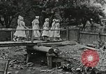 Immagine di Dimostrazione di decapaggio Campbell County Tennessee USA, 1935, secondo 4 filmato di repertorio 65675023120