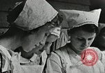 Immagine di Dimostrazione di decapaggio Campbell County Tennessee USA, 1935, secondo 48 filmato di repertorio 65675023120