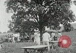 Standbild Quaker Picknick Saline Michigan USA, 1938, aus Sekunde 51 historischem Filmmaterial Videoclip 65675023122