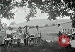 Standbild Quaker Picknick Saline Michigan USA, 1938, aus Sekunde 58 historischem Filmmaterial Videoclip 65675023122