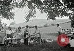 Standbild Quaker Picknick Saline Michigan USA, 1938, aus Sekunde 59 historischem Filmmaterial Videoclip 65675023122