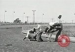 Image Ostrich race El Cerrito California USA, 1934, de la seconde 4 séquences d'archives historiques vidéo 65675023137