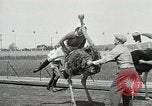 Image Ostrich race El Cerrito California USA, 1934, de la seconde 10 séquences d'archives historiques vidéo 65675023137