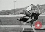 Image Ostrich race El Cerrito California USA, 1934, de la seconde 20 séquences d'archives historiques vidéo 65675023137