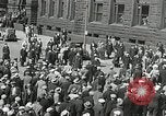 Standbild arbeitslose Männer demonstrieren während der Depression Minneapolis Minnesota USA, 1934, aus Sekunde 27 historischem Filmmaterial Videoclip 65675023138