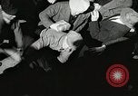 Standbild arbeitslose Männer demonstrieren während der Depression Minneapolis Minnesota USA, 1934, aus Sekunde 42 historischem Filmmaterial Videoclip 65675023138