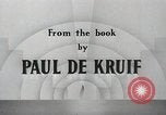 Standbild Dramatisierung über Geburtshilfe in Chicago Hospital United States USA, 1940, aus Sekunde 16 historischem Filmmaterial Videoclip 65675023140