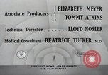 Standbild Dramatisierung über Geburtshilfe in Chicago Hospital United States USA, 1940, aus Sekunde 23 historischem Filmmaterial Videoclip 65675023140