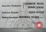Standbild Dramatisierung über Geburtshilfe in Chicago Hospital United States USA, 1940, aus Sekunde 27 historischem Filmmaterial Videoclip 65675023140
