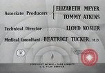 Standbild Dramatisierung über Geburtshilfe in Chicago Hospital United States USA, 1940, aus Sekunde 28 historischem Filmmaterial Videoclip 65675023140