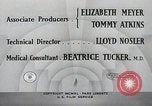 Standbild Dramatisierung über Geburtshilfe in Chicago Hospital United States USA, 1940, aus Sekunde 33 historischem Filmmaterial Videoclip 65675023140