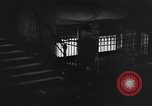 Standbild Dramatisierung über Ärzte Reaktion auf den Tod von Patienten in childbi United States USA, 1940, aus Sekunde 3 historischem Filmmaterial Videoclip 65675023141