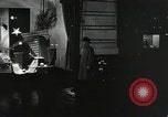Standbild Dramatisierung über Ärzte Reaktion auf den Tod von Patienten in childbi United States USA, 1940, aus Sekunde 11 historischem Filmmaterial Videoclip 65675023141