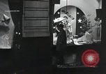 Standbild Dramatisierung über Ärzte Reaktion auf den Tod von Patienten in childbi United States USA, 1940, aus Sekunde 23 historischem Filmmaterial Videoclip 65675023141