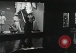 Standbild Dramatisierung über Ärzte Reaktion auf den Tod von Patienten in childbi United States USA, 1940, aus Sekunde 42 historischem Filmmaterial Videoclip 65675023141