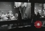 Standbild Dramatisierung über Ärzte Reaktion auf den Tod von Patienten in childbi United States USA, 1940, aus Sekunde 50 historischem Filmmaterial Videoclip 65675023141