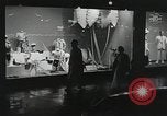 Standbild Dramatisierung über Ärzte Reaktion auf den Tod von Patienten in childbi United States USA, 1940, aus Sekunde 51 historischem Filmmaterial Videoclip 65675023141