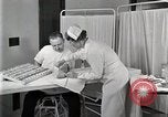 Standbild Protein Allergie test Detroit Michigan Henry Ford Hospital USA, 1936, aus Sekunde 10 historischem Filmmaterial Videoclip 65675023149